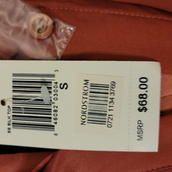 Bellatrix silk blouse, size Small, color apricot - Picture 9 of 11